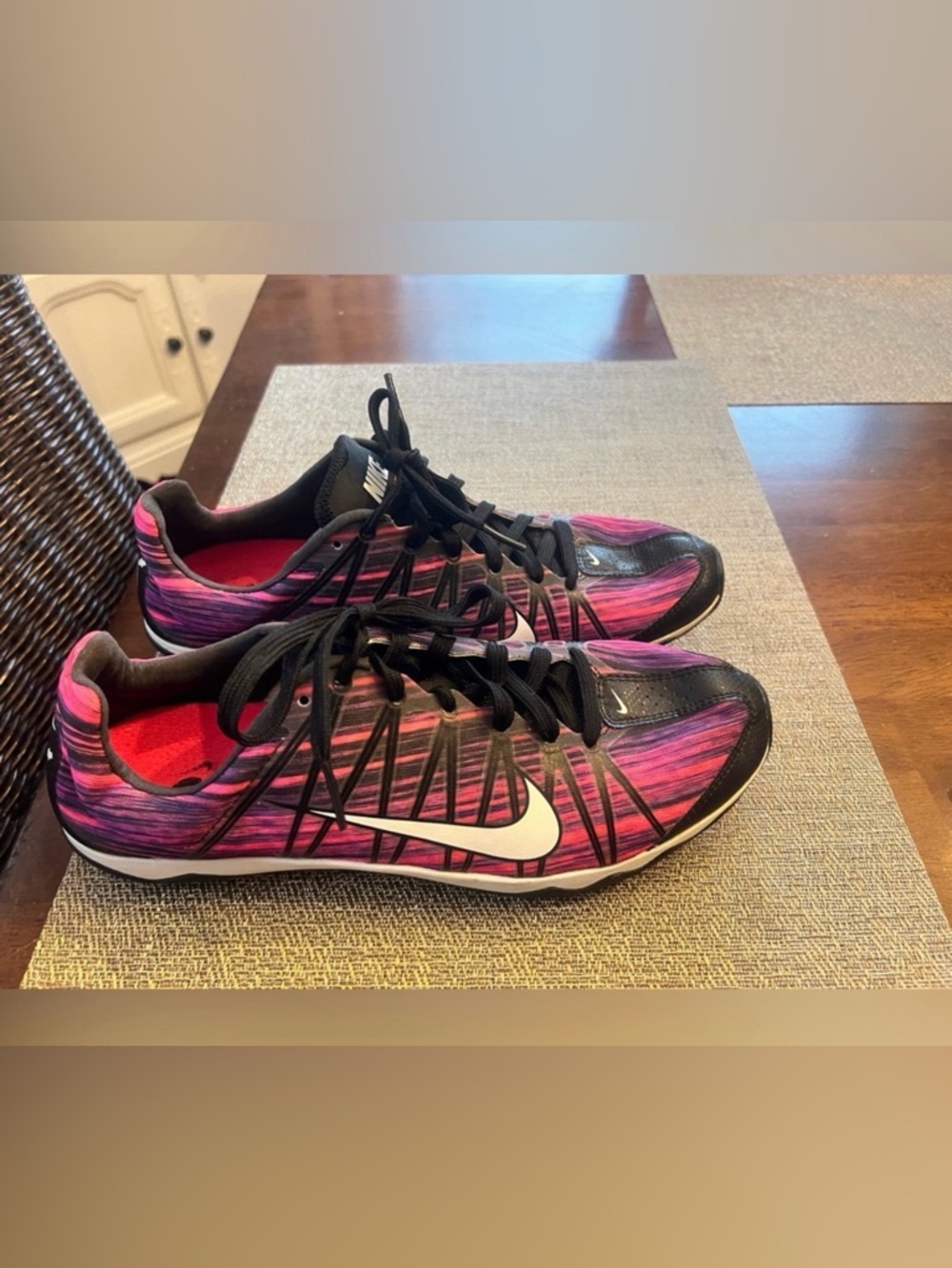 Nike Rival XC Track and Field Cleats in Black and Pink. ‎ Excellent condition